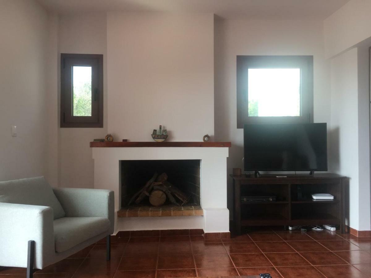 Villa Christina With Private Pool In Saronida, Near Stunning Beaches, Athens Airport & Sounio Zewnętrze zdjęcie