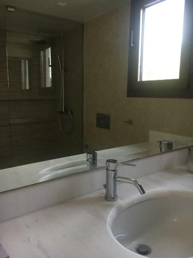 Villa Christina With Private Pool In Saronida, Near Stunning Beaches, Athens Airport & Sounio Zewnętrze zdjęcie